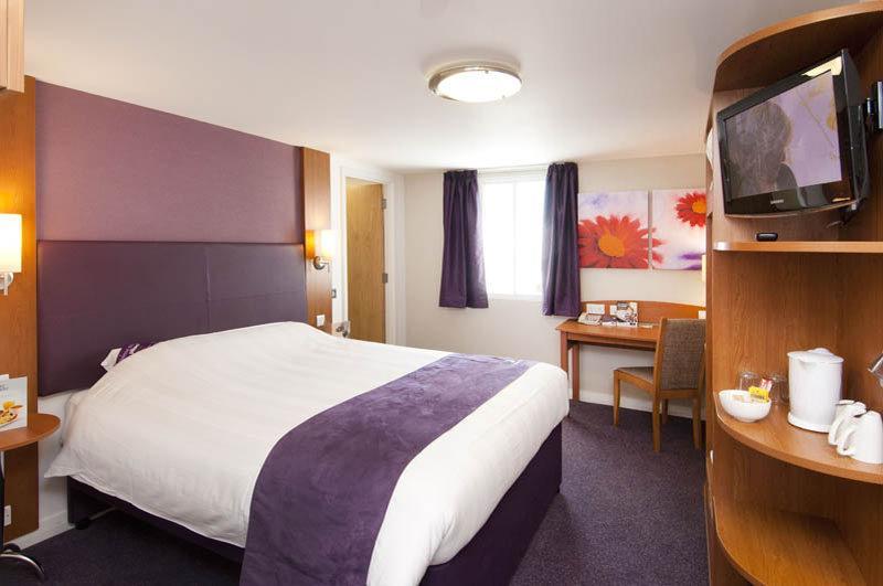 Premier Inn Coventry East Экстерьер фото
